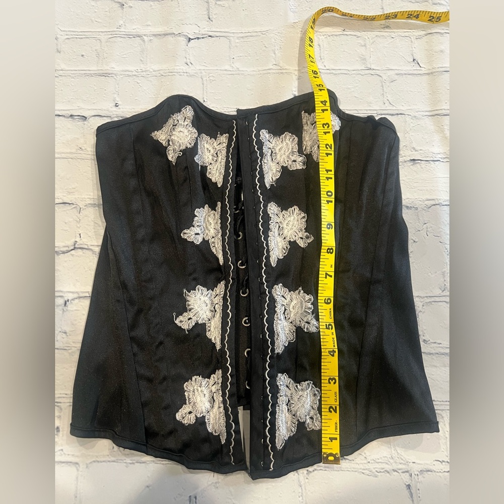 Charlotte Russe Black and White Corset - Picture 5 of 8